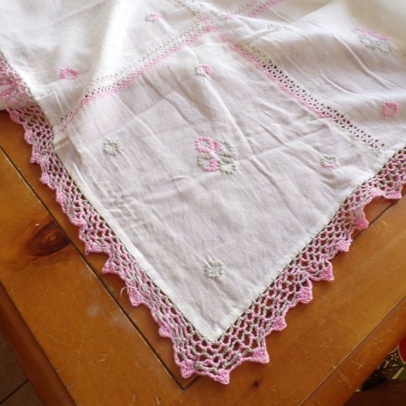 Vintage Handmade Draw Thread Tablecloth Crochet Embroidery 96" x 63"  2891 - Picture 4 of 8